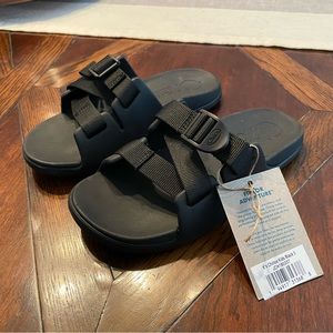 NWT Kid’s Chaco Chillos Sandals
